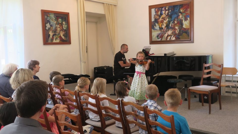 29 Jindřichův Hradec - koncert v ZUŠ