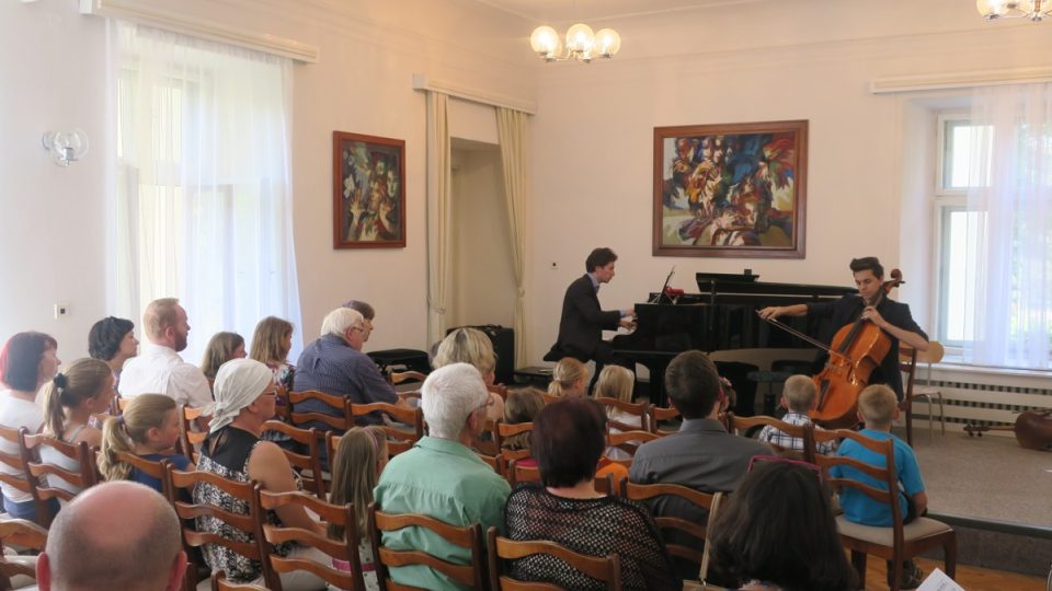 30 Jindřichův Hradec - koncert v ZUŠ Cornelius Zirbo