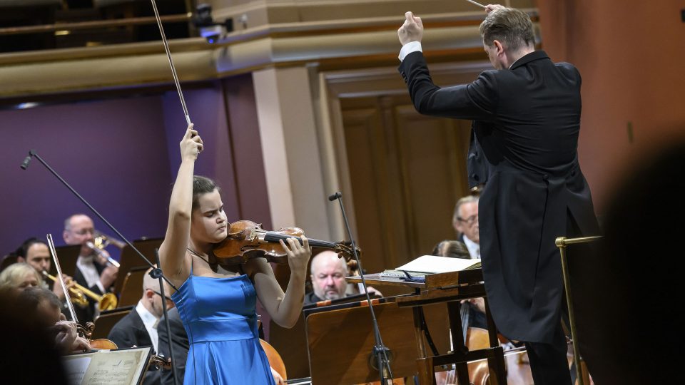 Ukrajinská houslistka Margaryta Pochebut při finále Concertino Praga 2023
